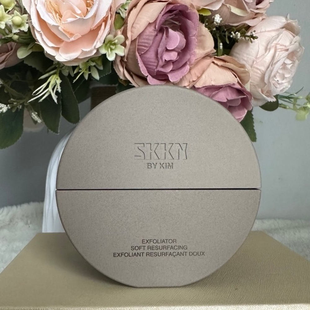 ISO——- Soft Resurfacing Exfoliator by SKKN